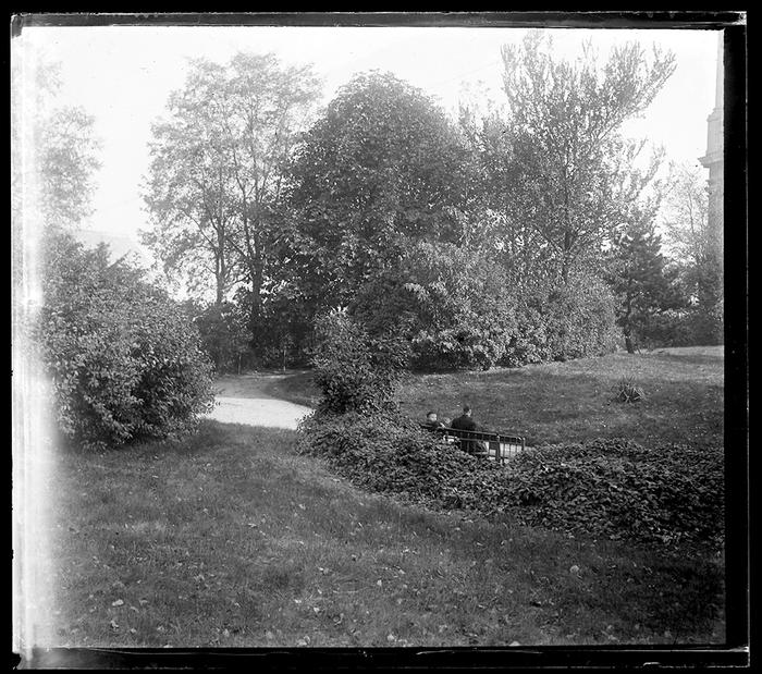 Mons. Square du Château