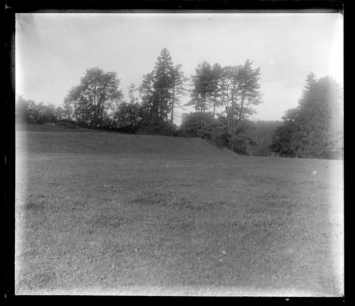 Hameau. Deux vues du parc